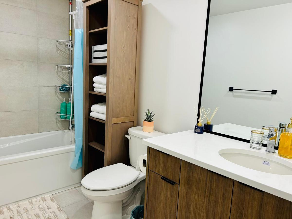 Victoria Private Studio Suite Colwood エクステリア 写真
